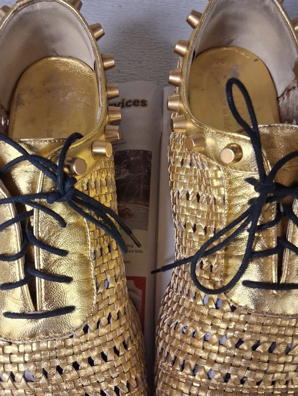Gucci Gold Woven Men display picture 1